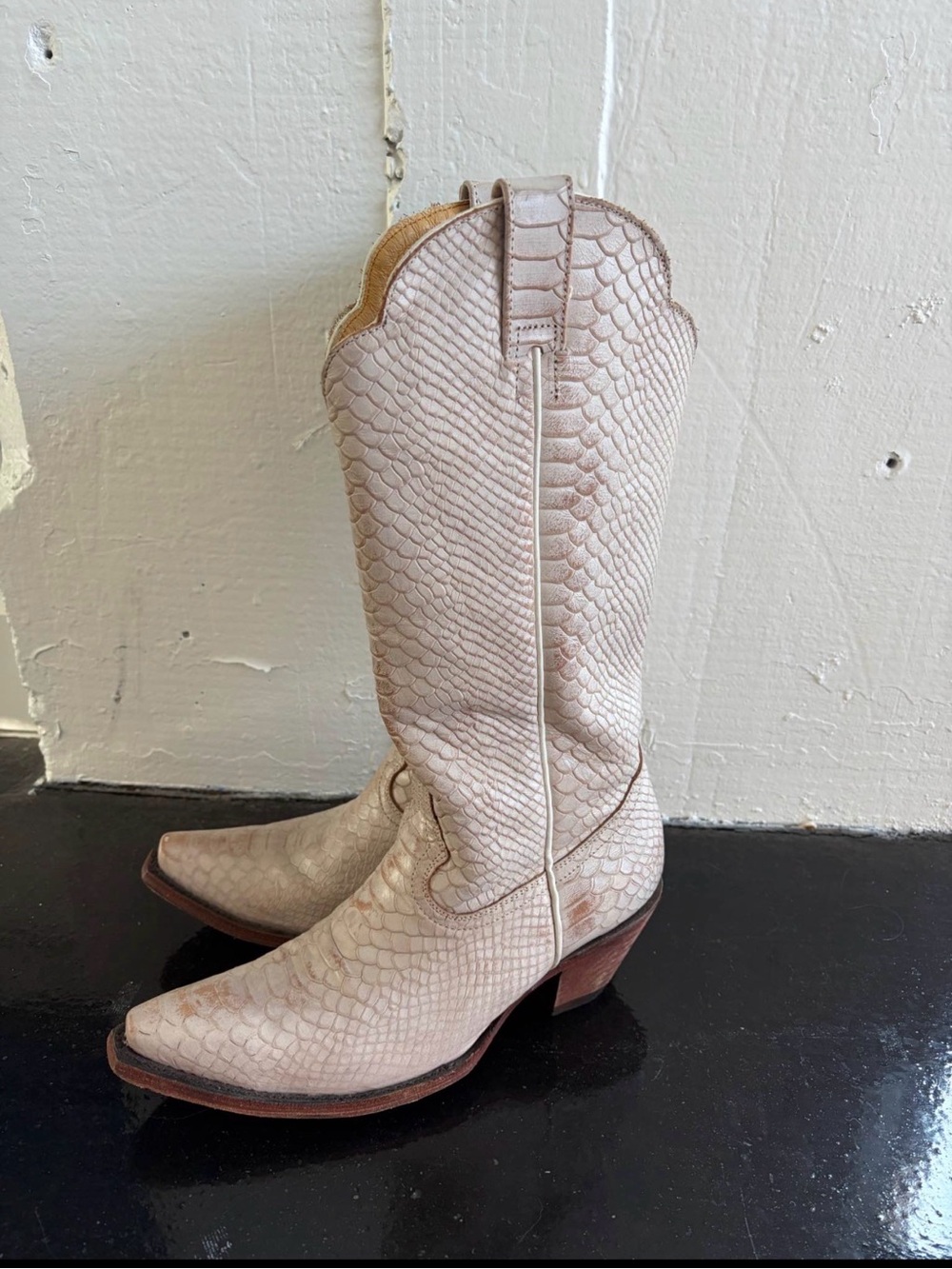 Women's Cream Textured Western Boots